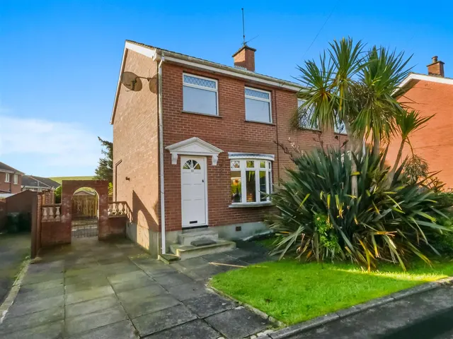 Winchester Gardens, Carryduff, BT8, photo 1