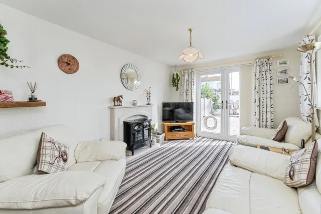 Ffordd Penrhwylfa, Prestatyn, LL19, photo 3