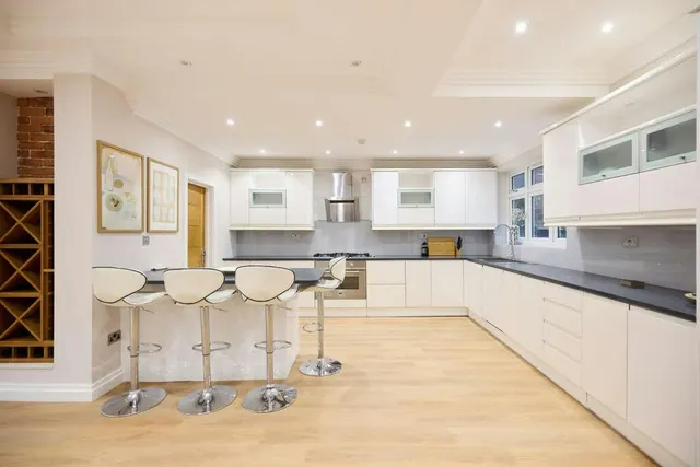 Hillside Road, London, SW2, photo 3
