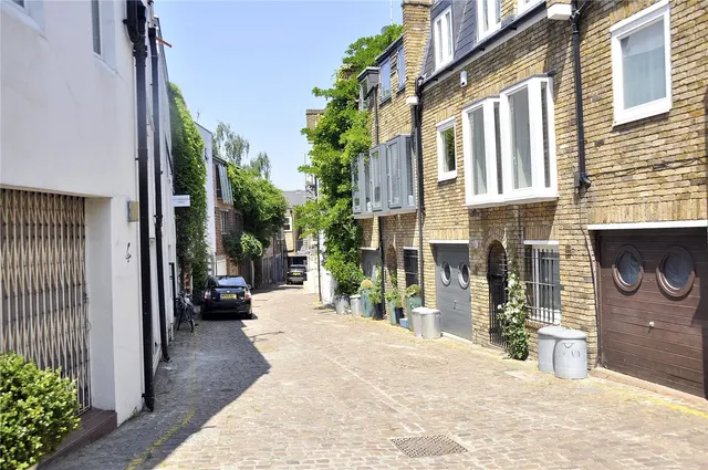 Vernon Yard, London, W11, photo 1