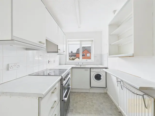 Church Road, Churchdown, GL3, photo 2