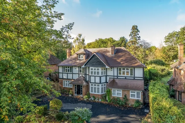 Wolsey Road, Northwood, HA6, photo 1