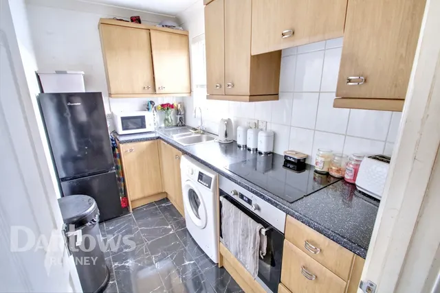 Redwood Close, Cardiff, photo 3