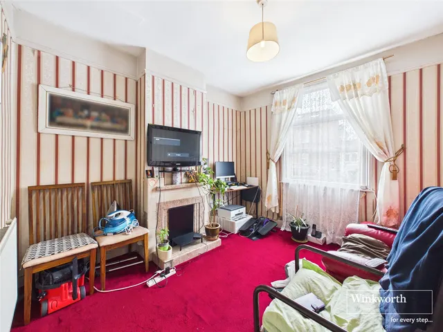 Woodheyes Road, Neasden, NW10, photo 2