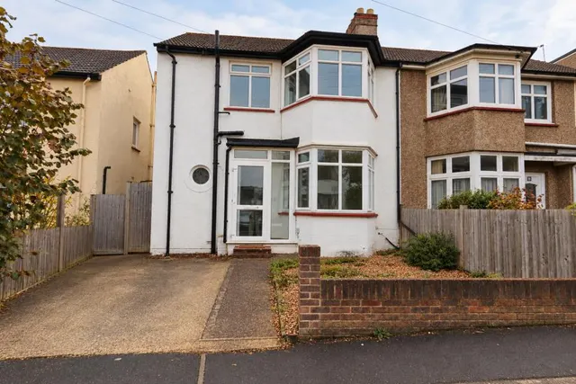 Burney Avenue, Surbiton, KT5, photo 1