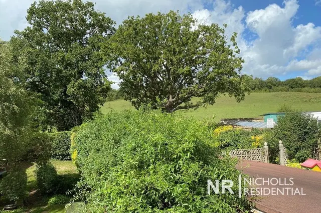 Kingston Road, Leatherhead, KT22, photo 2
