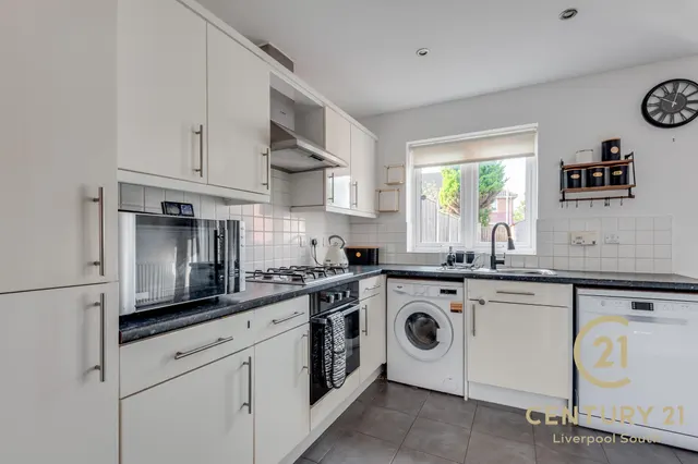 Leeming Grove, Garston, L19, photo 2
