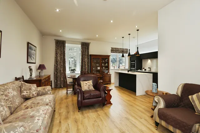 Barrowby Court, Worksop, photo 1