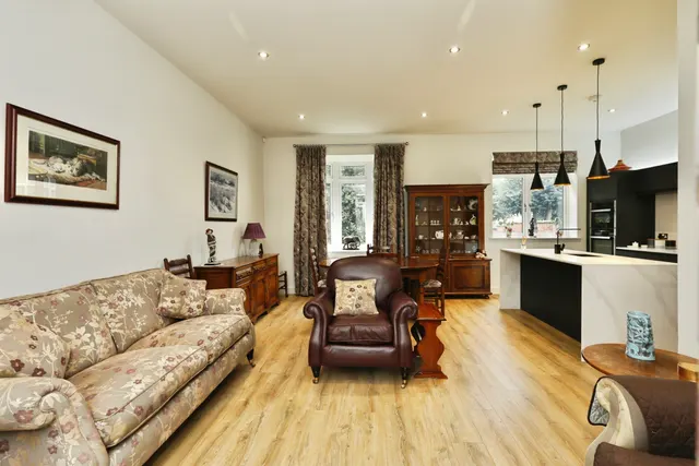 Photo 2 — Barrowby Court, Worksop