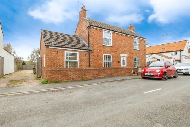 High Street, North Scarle, Lincoln, photo 1