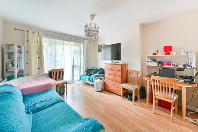 18 Abbess Close, Tulse Hill, London, photo 1