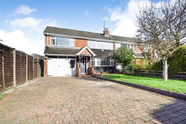 Ives Close, Yateley, GU46, photo 1