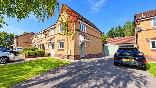 Petrel Close, Stockport, SK3, photo 1
