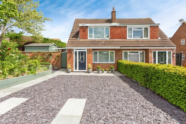 Milton Grove, Bletchley, MK3, photo 1