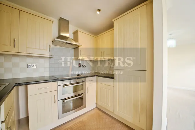 Magdalene Gardens, London, N20, photo 1