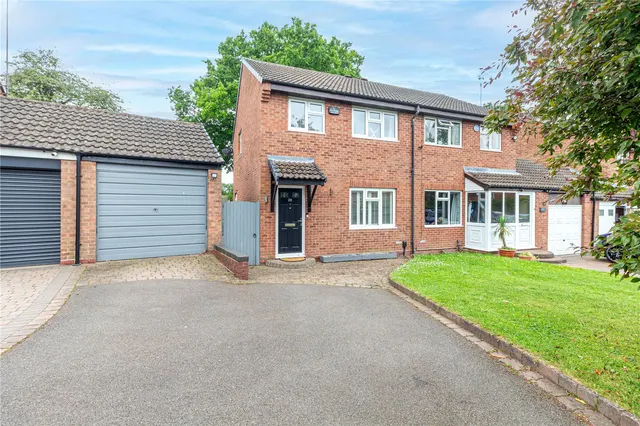 Kingham Close, Winyates Green, Worcestershire, Redditch, B98 0SA, photo 1