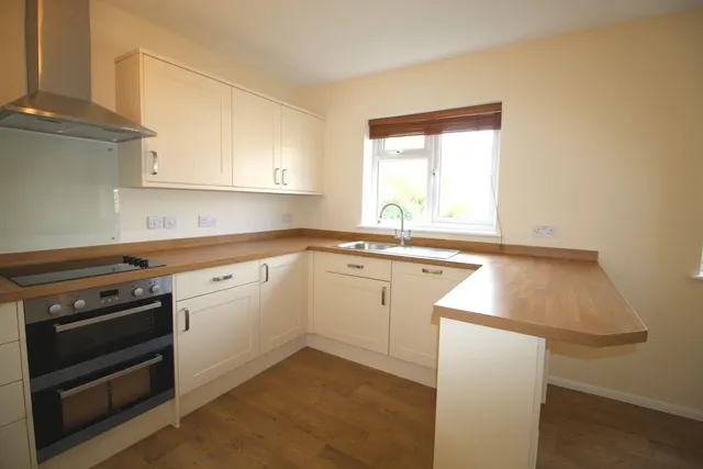 Lambourne Road, Sonning Common, RG4, photo 3