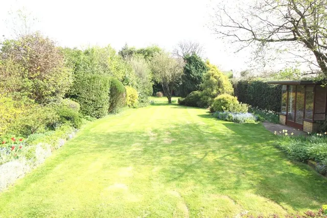 Lambourne Road, Sonning Common, RG4, photo 2