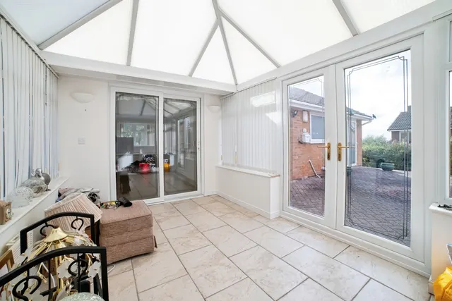 Photo 3 — Kingfield Close, Rainworth, Mansfield, Nottinghamshire, NG21