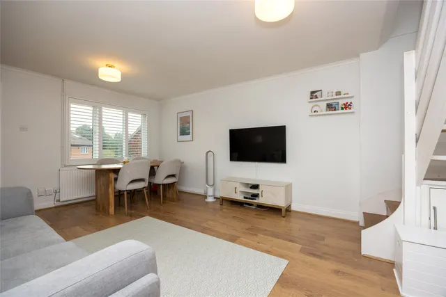 Speedwell Close, Guildford, GU4, photo 2