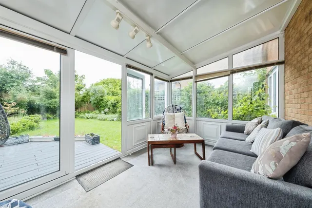 Photo 3 — Sunridge Close, Newport Pagnell