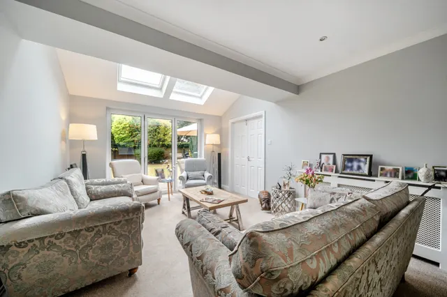 Photo 3 — Tilsworth Road, Beaconsfield, HP9