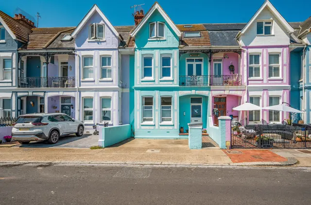 New Parade, Worthing, BN11, photo 1