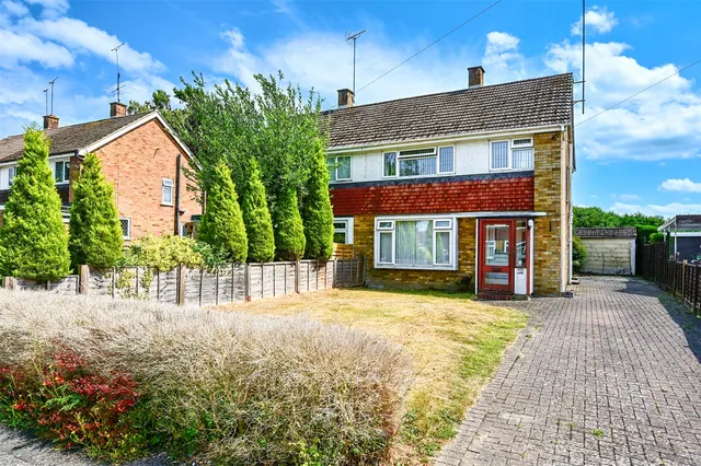Orchard Close, Ash Vale, Guildford, Surrey, GU12 5HU, photo 1