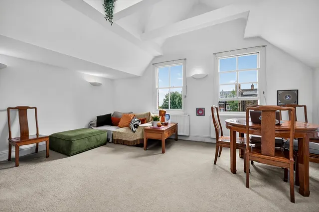 Rosslyn Hill, Hampstead Village, NW3, photo 1