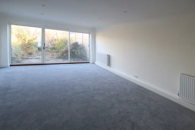 Photo 3 — Ferndown Avenue, Orpington, BR6 8DF