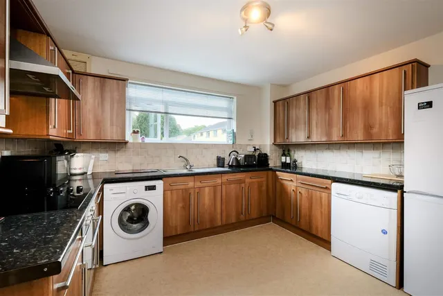 Forester Avenue, Bath, BA2, photo 3
