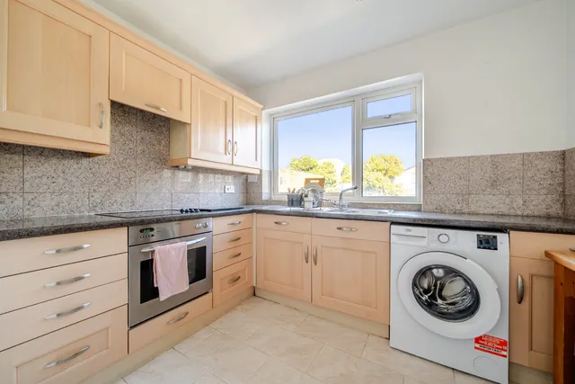 Queens Road, Kingston upon Thames, KT2, photo 3