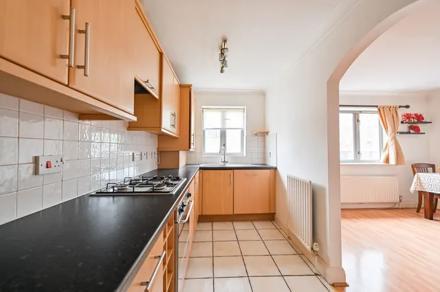 Photo 3 — Flat 21 Compass Point, 5 Grenade Street, London