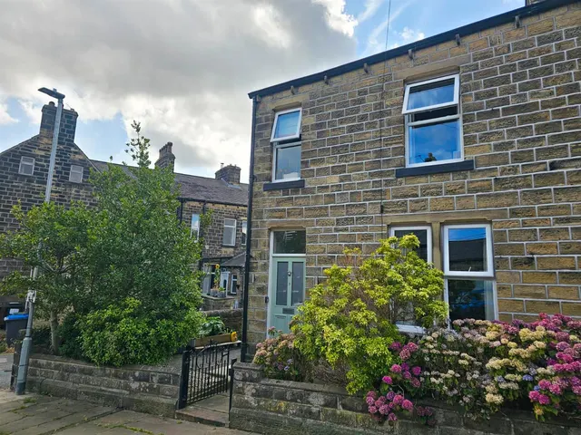 Foster Avenue, Silsden, BD20 9LG, photo 1