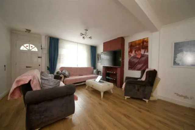 Warwick Road, Enfield, EN3, photo 3