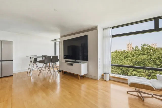 Photo 3 — Parliament View Apartments, Albert Embankment