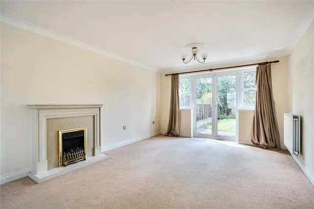 Willow Drive, Carterton, OX18, photo 2