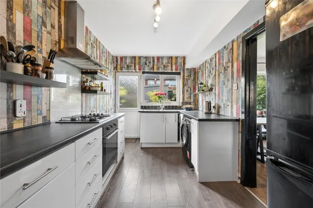 Keith Drive, Cheadle Heath, photo 3