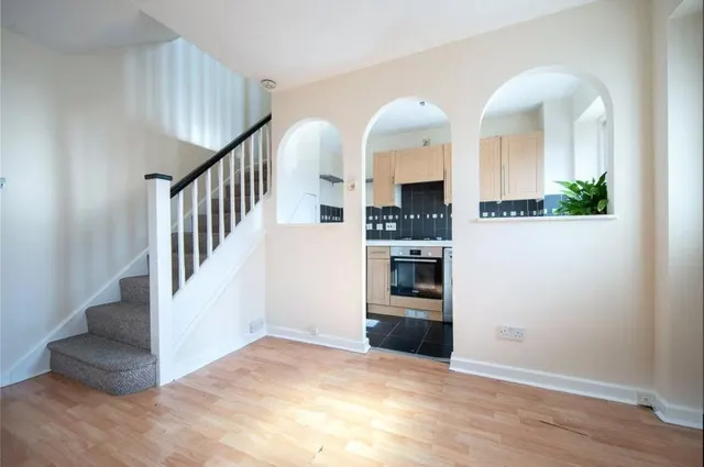 Cotswold Way, Worcester Park, KT4, photo 1