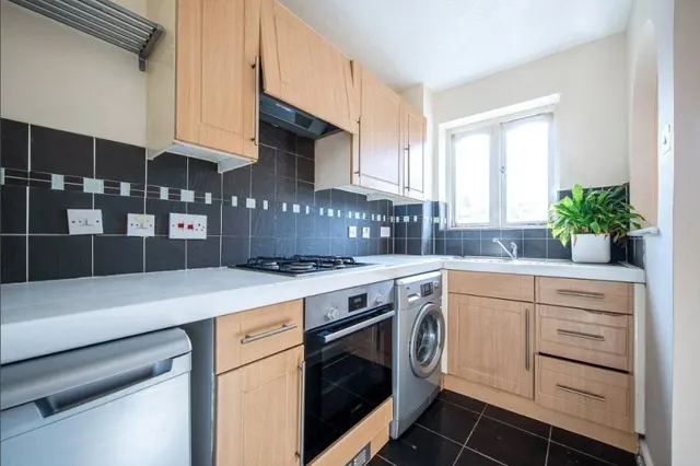 Cotswold Way, Worcester Park, KT4, photo 3