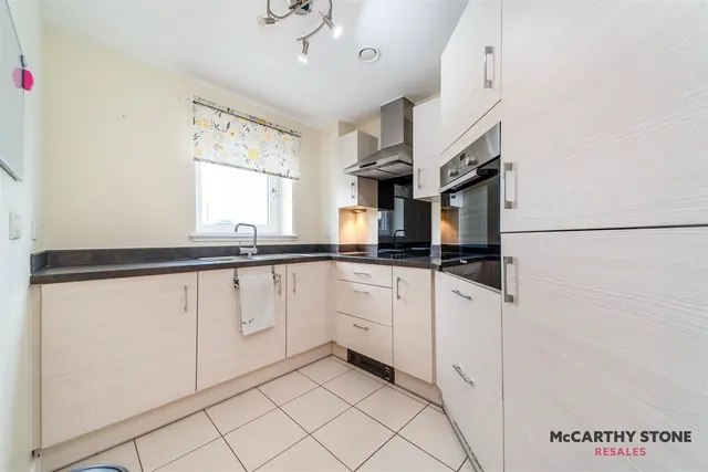 Stewarton Road, Newton Mearns, G77, photo 2