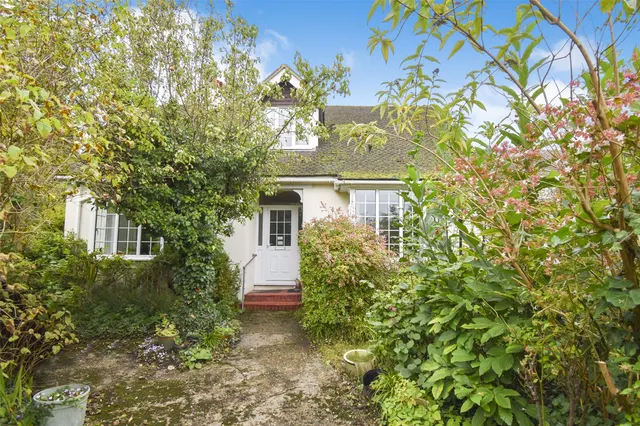 Hillside Road, Aldershot, Hampshire, GU11 3NB, photo 1