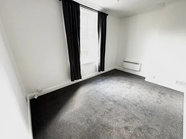 Tower Lodge, CV22, photo 3