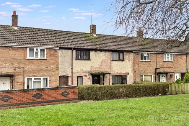 Queen Elizabeth Road, Nuneaton, CV10, photo 1