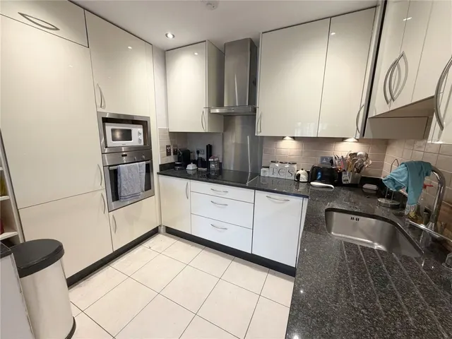 Holders Hill Road, London, NW7, photo 2