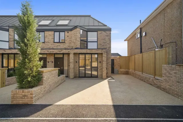 Winston Close, Wimbledon, London, SW20 9NX, photo 1