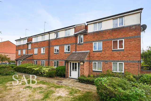 Hadfield Close, Southall, UB1, photo 1