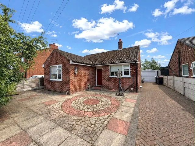 School Lane, Lostock Gralam, Northwich, Cheshire, CW9, photo 1