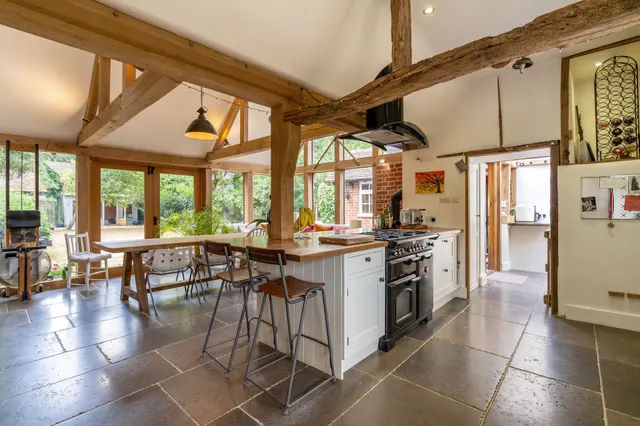 Longwater Road, Eversley, RG27, photo 1