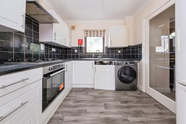 Faraday Drive, Shenley Lodge, MK5, photo 1